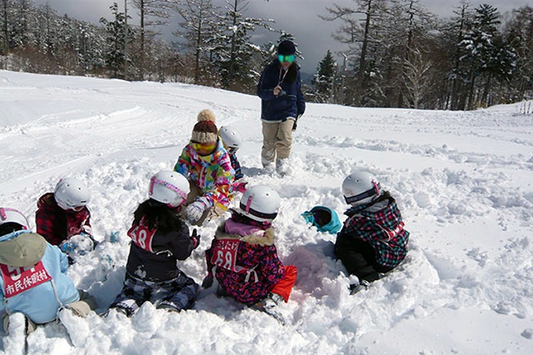 雪遊び